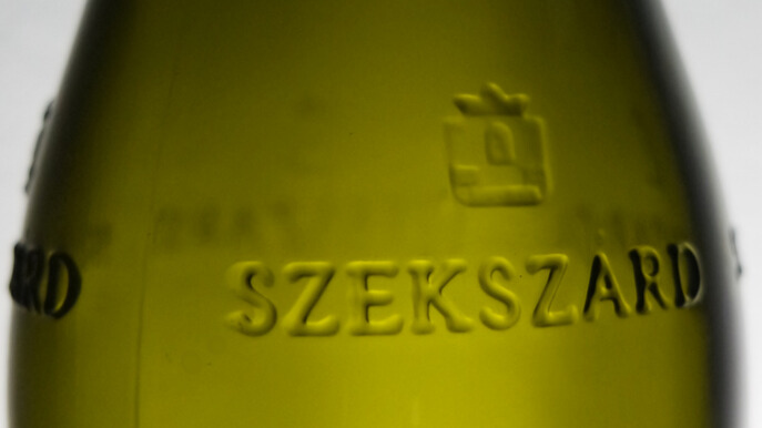 Kékfrankos, Kadarka und Szekszárdi Bikavér, Szekszárd Bottle